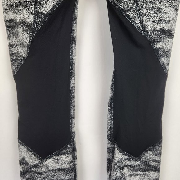 Lululemon Pace Rival Crop 19" Power Luxtreme Suited Jacquard Black White sz 4 - Picture 3 of 9